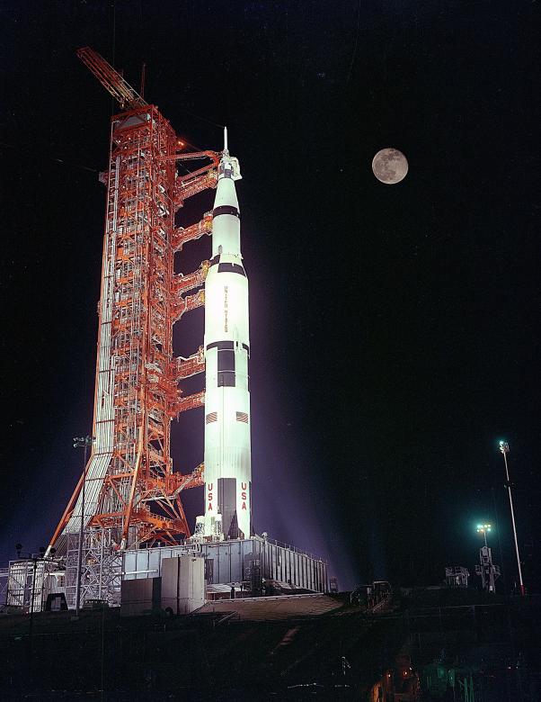 Free stock image of Apollo 17 created by Pixabay