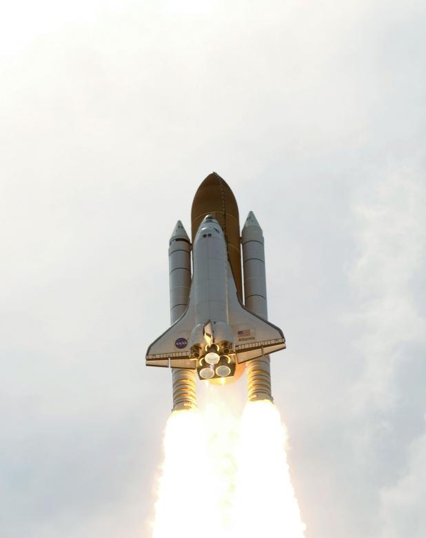 Free stock image of Atlantis Space Shuttle created by Pixabay