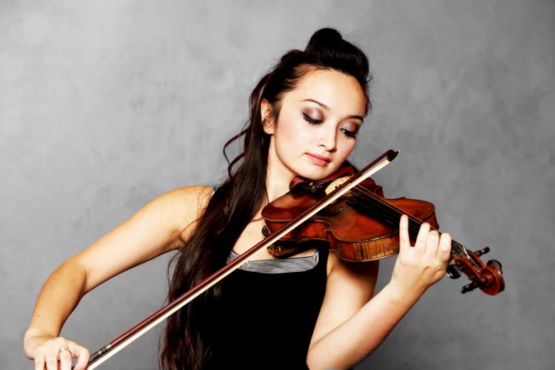 Free stock image of Solo Violinist created by Pixabay