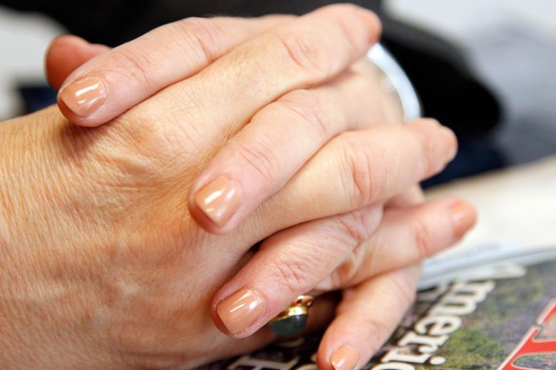 Free stock image of Holding Hands created by Pixabay