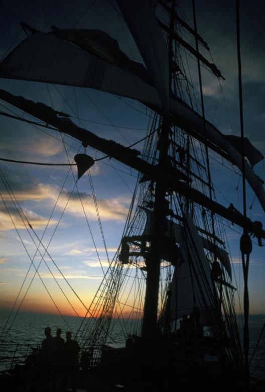 Free stock image of Ship in the Sea created by Pixabay