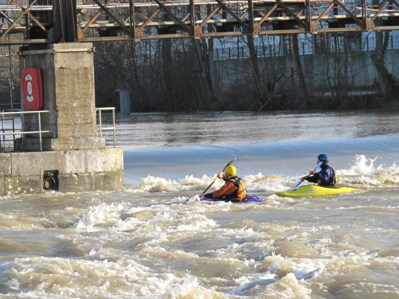 Free stock image of Kayaking in the River created by Pixabay