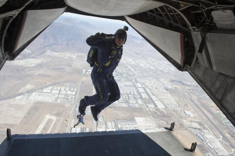 Free stock image of Skydiving created by Pixabay