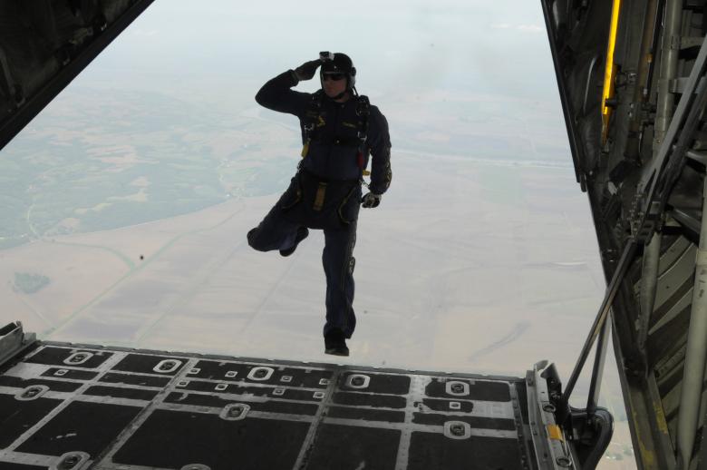 Free stock image of Skydiving created by Pixabay
