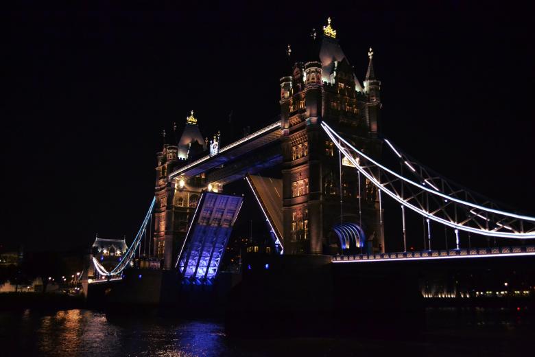Free stock image of Tower Bridge created by Pixabay