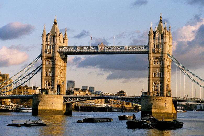 Free stock image of Tower Bridge created by Pixabay