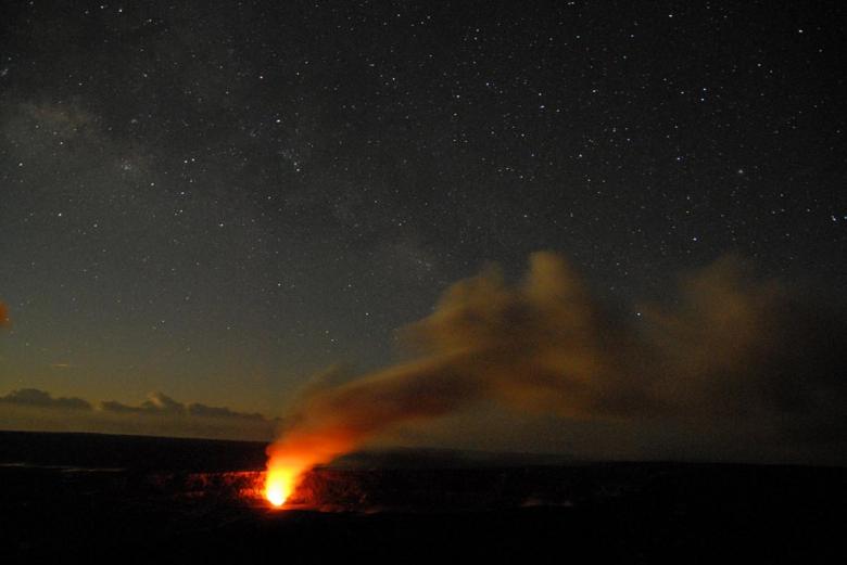 Free stock image of Burning Volcano created by Pixabay