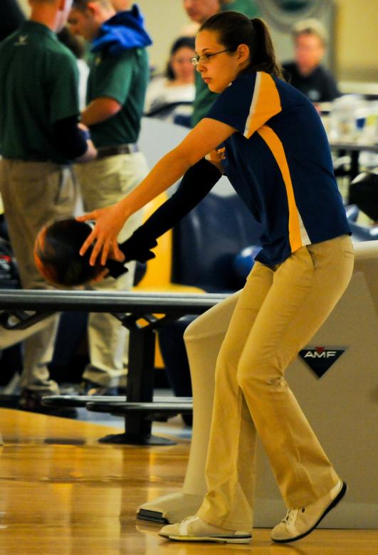 Free stock image of Bowling Alley created by Pixabay