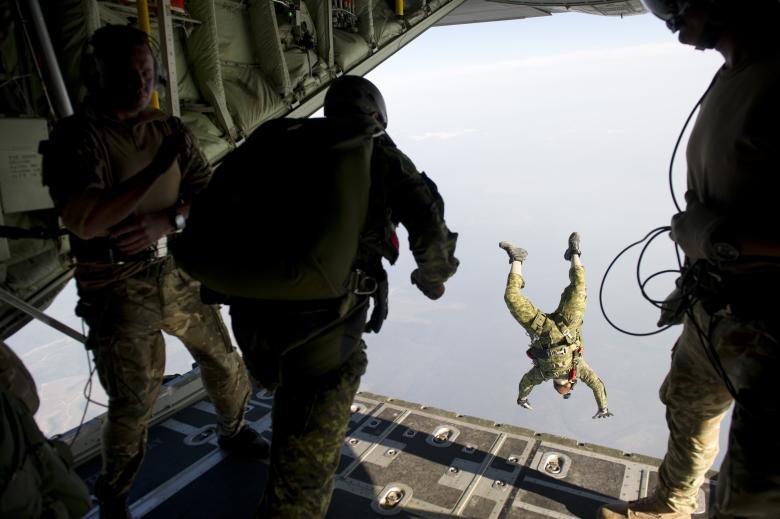 Free stock image of Parachute Jumping created by Pixabay
