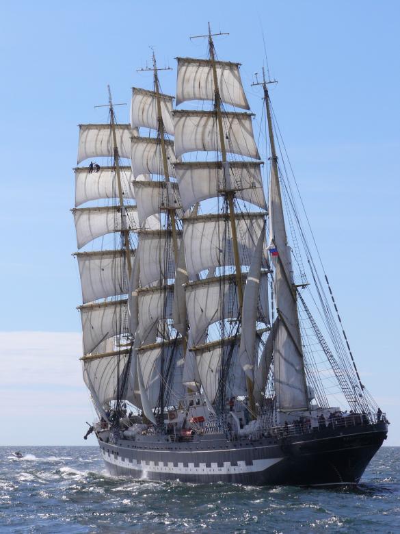 Free stock image of Ships Sailing created by Pixabay