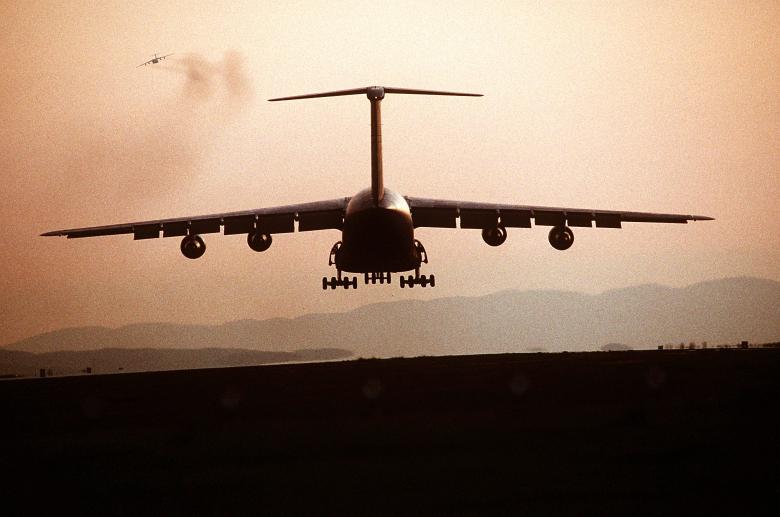 Free stock image of Airplane Takeoff created by Pixabay