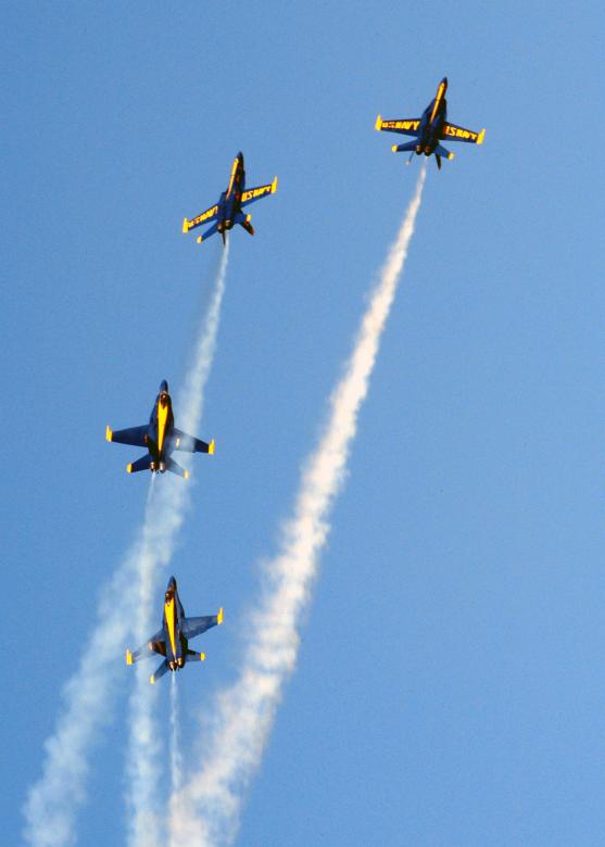 Free stock image of Air Show created by Pixabay