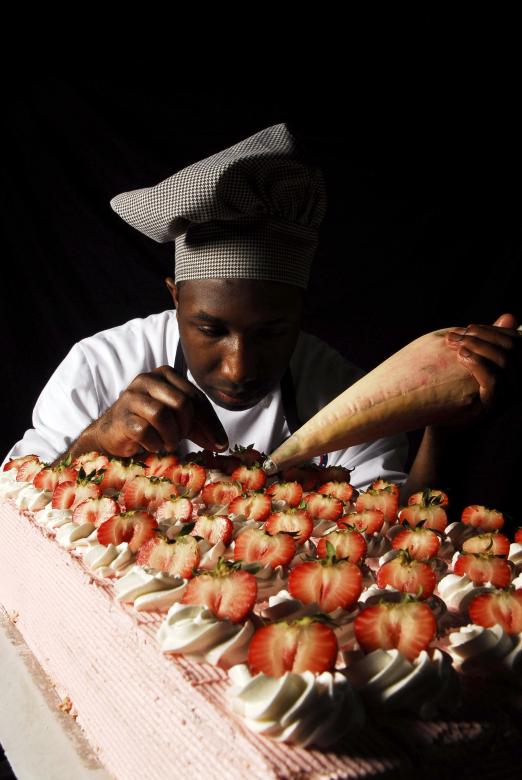 Free stock image of Strawberry Cake created by Pixabay