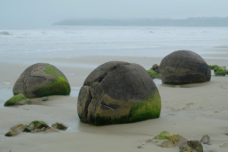 Free stock image of Boulders on the Shore created by Pixabay