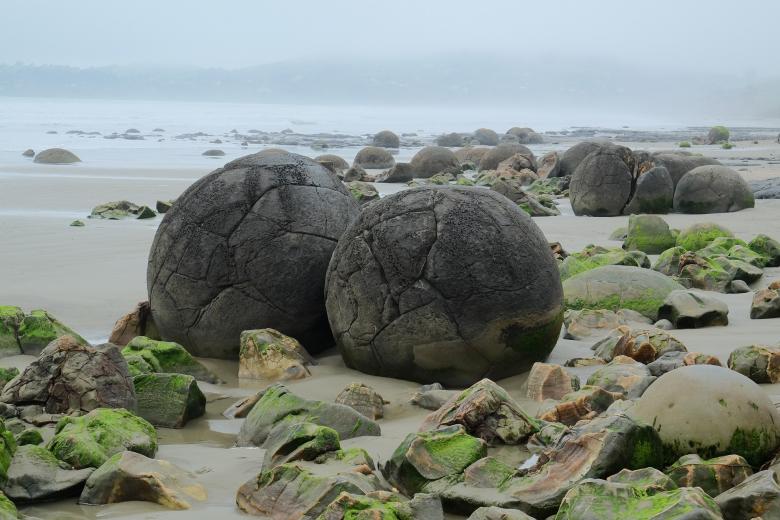 Free stock image of Boulders on the Shore created by Pixabay