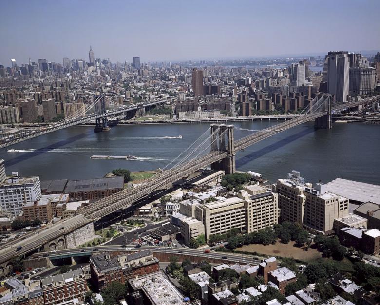 Free stock image of Brooklyn Bridge created by Pixabay