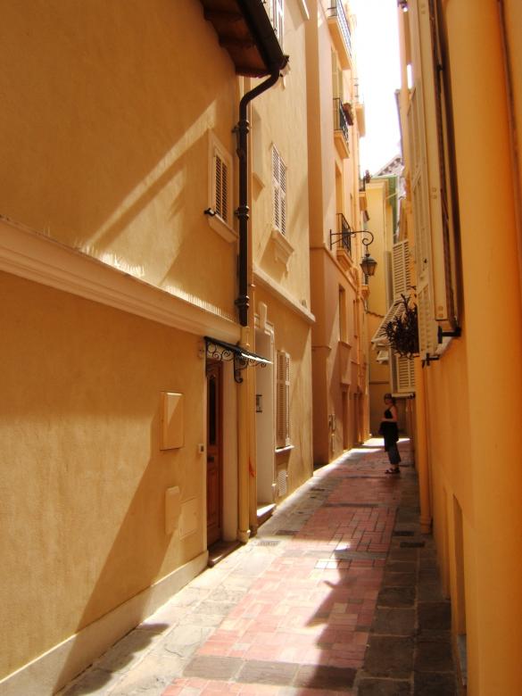 Free stock image of Narrow Street created by Pixabay