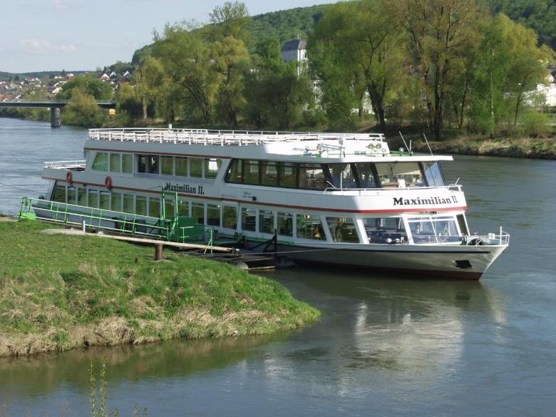 Free stock image of Tourist Boat created by Pixabay