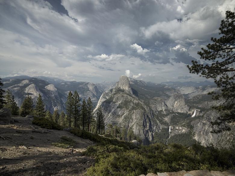 Free stock image of Yosemite National Park created by Pixabay