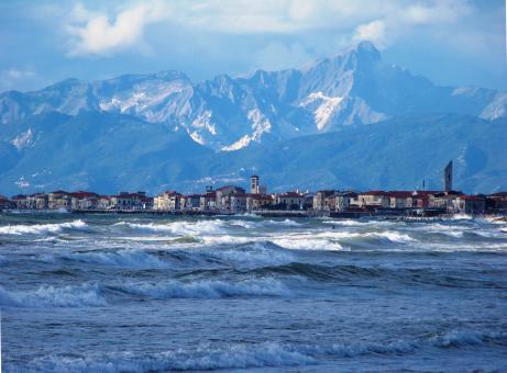Free Stock Photo of Wavy Sea