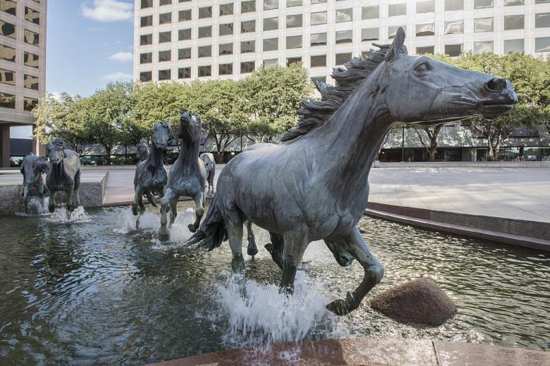 Free stock image of Running Mustangs created by Pixabay
