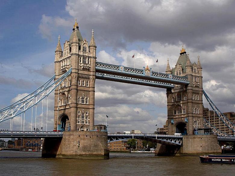 Free stock image of Tower Bridge created by Pixabay