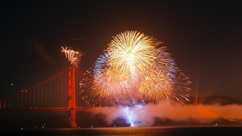 Free stock image of Fireworks on the Bridge created by Pixabay