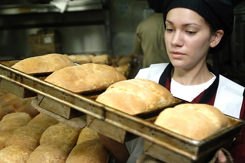 Free stock image of Chef at the Bakery created by Pixabay