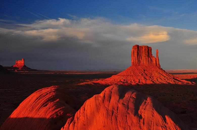 Free stock image of Monument Valley created by Pixabay