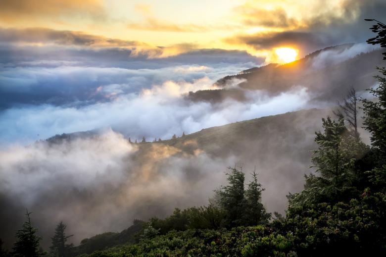 Free stock image of Cloudy Mountains created by Pixabay