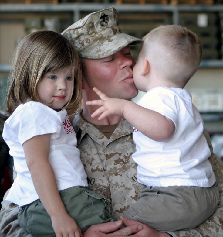 Free stock image of Soldier meeting with Kids created by Pixabay