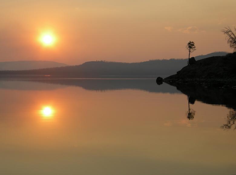 Free stock image of Yellowstone Lake created by Pixabay
