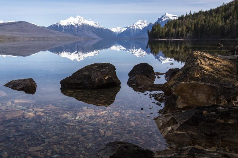 Free stock image of Lake Mcdonald created by Pixabay