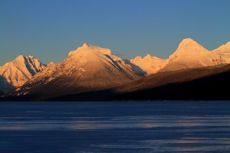 Free stock image of Lake Mcdonald created by Pixabay