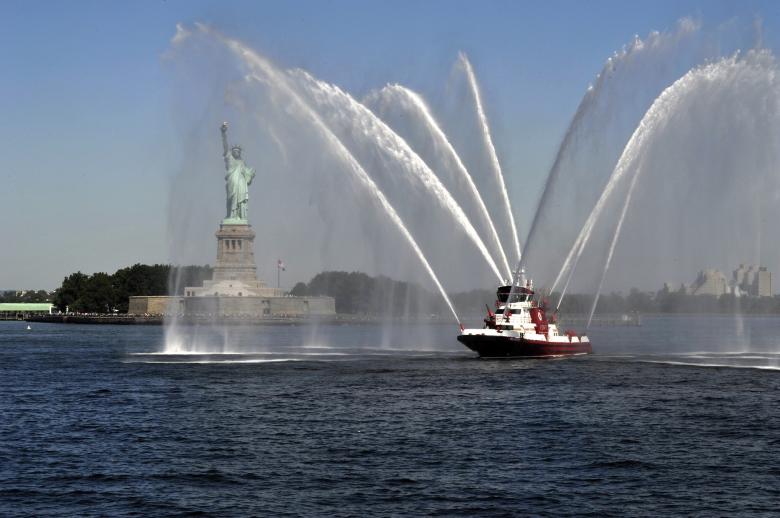 Free stock image of Fire Boat created by Pixabay