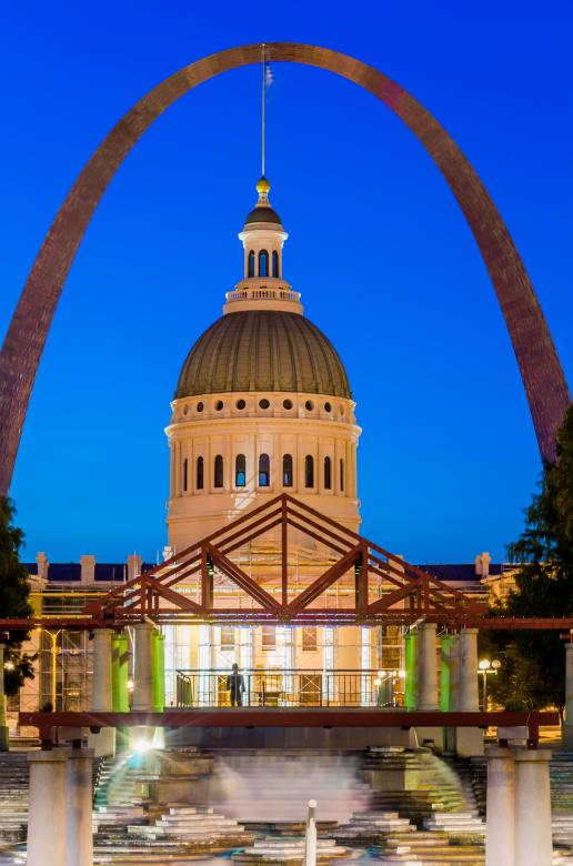 Free stock image of Gateway Arch created by Pixabay