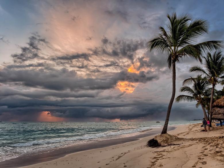 Free stock image of Tropical Beach created by Pixabay