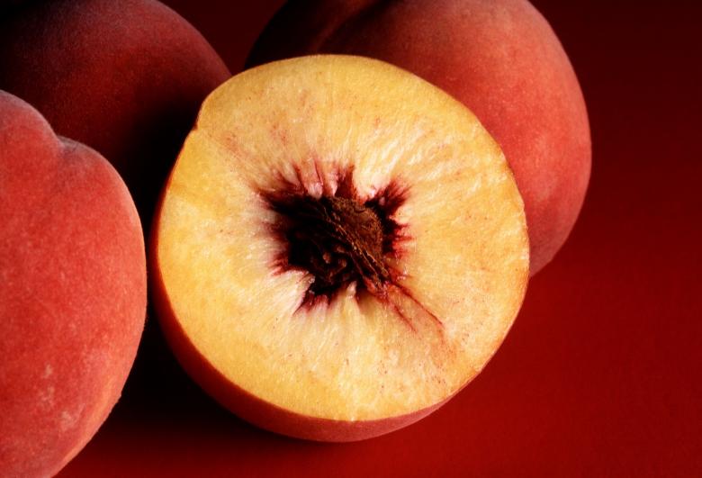 Free stock image of Autumn Red Peaches created by Pixabay