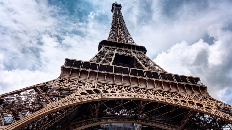 Free stock image of Eiffel Tower created by Pixabay