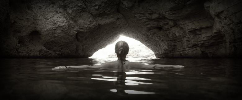 Free stock image of Swimming under the Cliff created by Pixabay