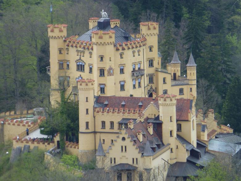 Free stock image of Neuschwanstein Castle created by Pixabay