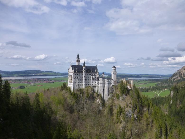 Free stock image of Neuschwanstein Castle created by Pixabay