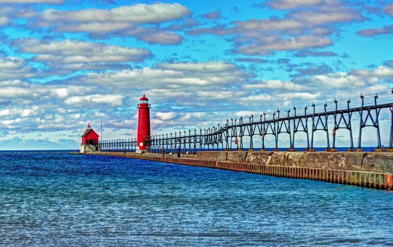 Free stock image of Lighthouse on the Bridge created by Pixabay