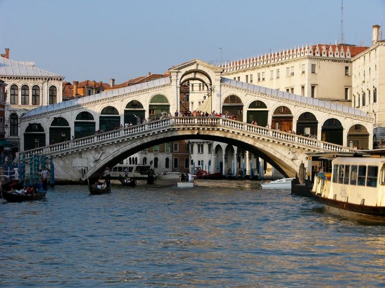 Free stock image of Rialto Bridge created by Pixabay