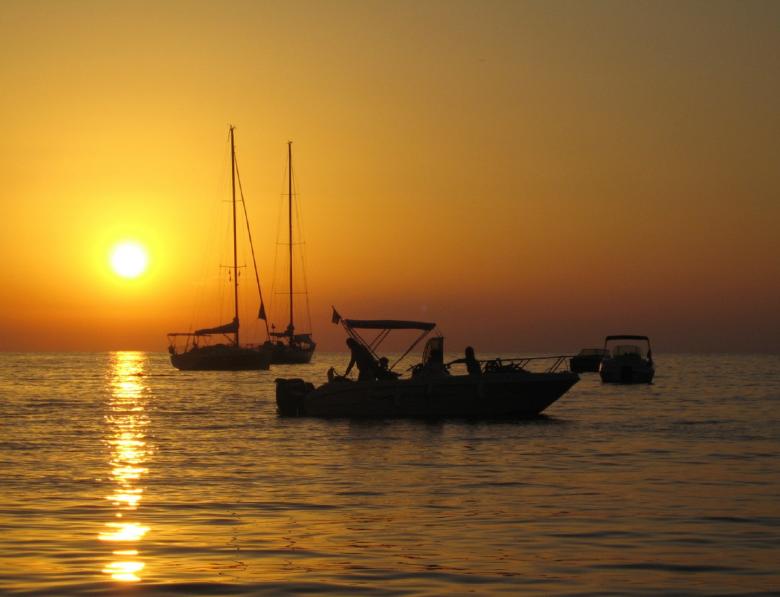 Free stock image of Sunset on the Sea created by Pixabay
