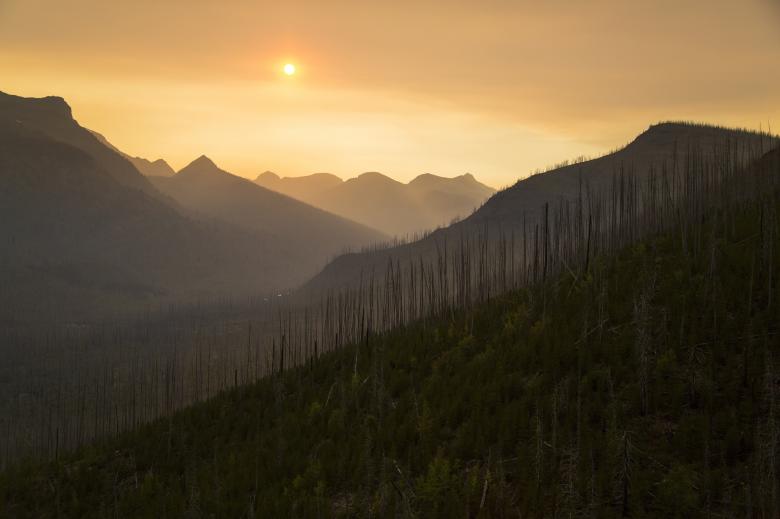 Free stock image of Sunset on the Mountains created by Pixabay