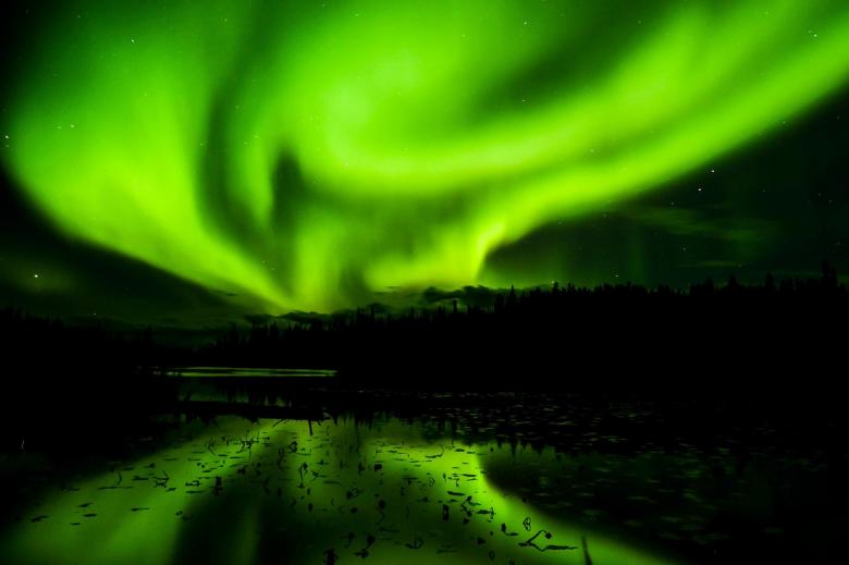 Free stock image of Aurora Borealis created by Pixabay