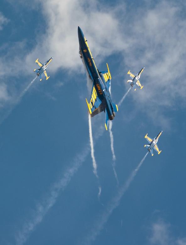 Free stock image of Blue Angels created by Pixabay
