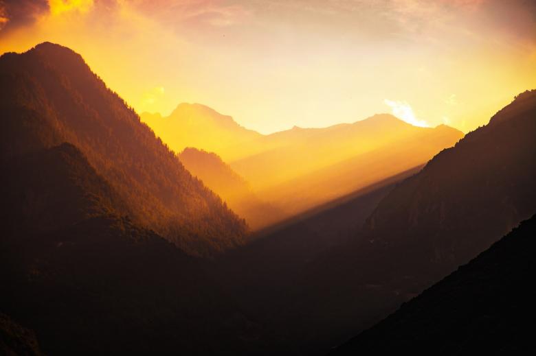 Free stock image of Mountain Range created by Pixabay