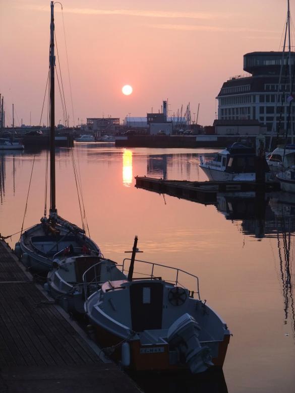 Free stock image of Sunset at the Port created by Pixabay